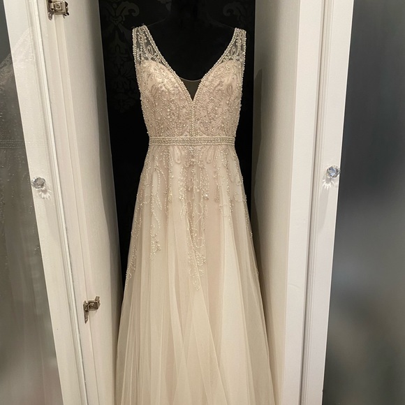 Kitty Chen Couture Wedding gown and veil - Picture 1 of 10